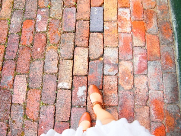 玄関アプローチの素材選びのポイント；アンティークレンガ