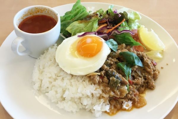 ハーブ寄せ植え:バジル