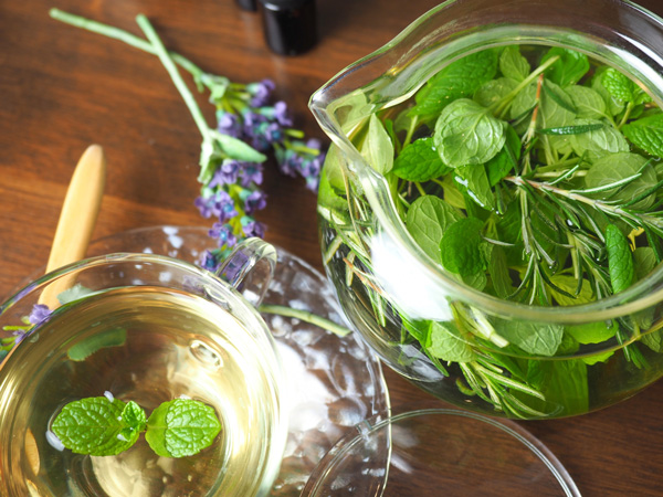 ローズマリーのハーブティ