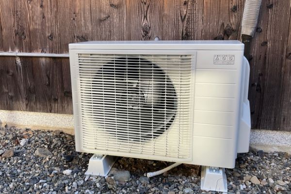 タイムでゴキブリ対策：エアコン室外機